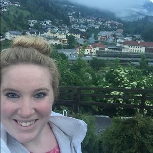 Meet your Posher, Megan